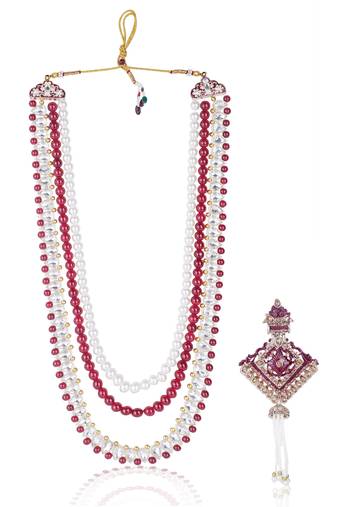 Layered moti necklace With Antique Brooch