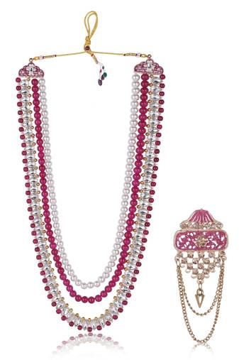Layered moti necklace With Antique Brooch