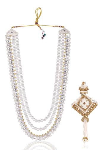 Layered moti necklace With Antique Brooch