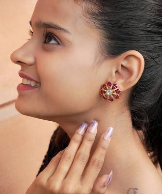 Radiant petal stud earrings 1