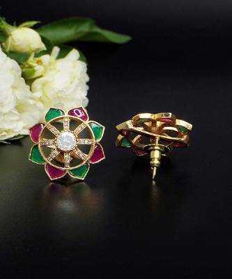 Radiant petal stud earrings 3