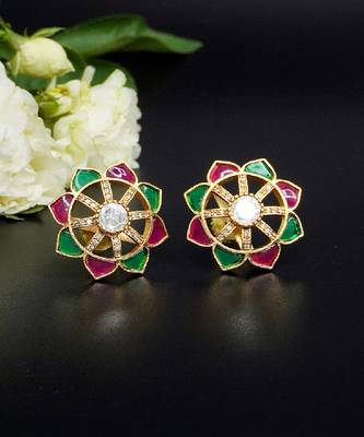Radiant petal stud earrings 4