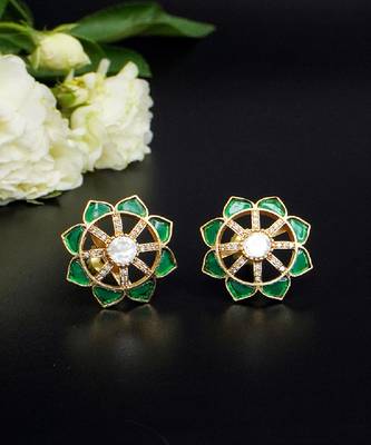 Radiant petal stud earrings 3