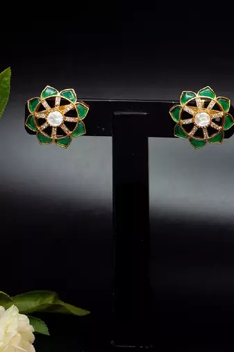Radiant petal stud earrings