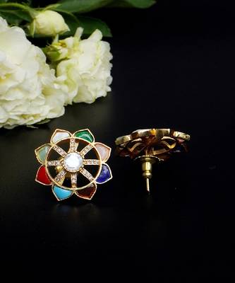 Radiant petal stud earrings 2