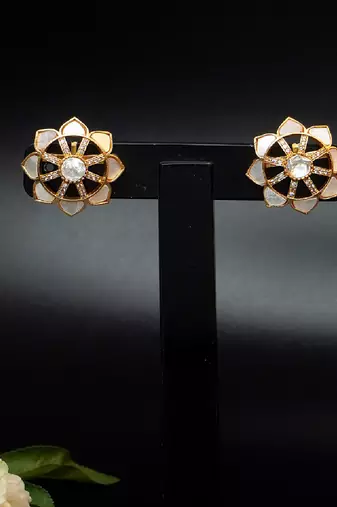 Radiant petal stud earrings