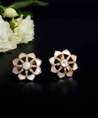 Radiant petal stud earrings 4