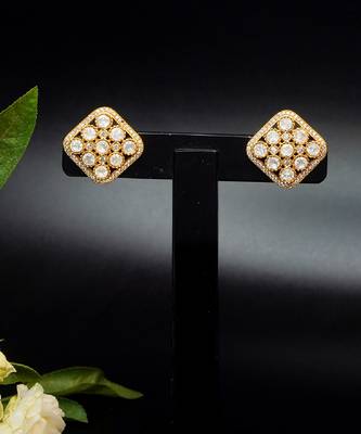 Classic geometric stud earrings 2