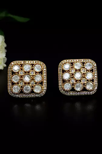 Classic geometric stud earrings