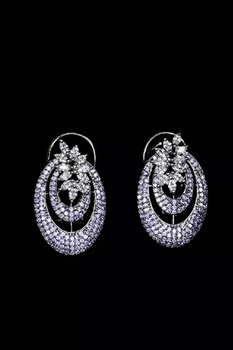 Elegant oval floral studded earrings