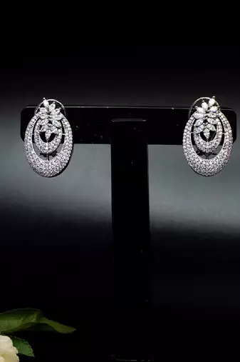 Elegant oval floral studded earrings