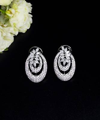 Elegant oval floral studded earrings 3