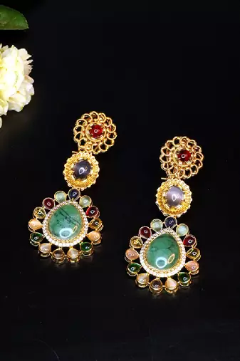 Elegant teardrop statement earrings