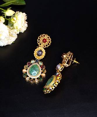 Elegant teardrop statement earrings 4