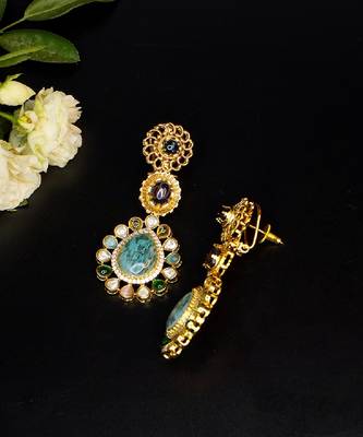 Elegant teardrop statement earrings 2