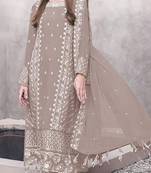 Cream embroderied faux-georgette salwar suit