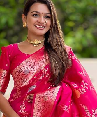 Rani Pink Banarasi Floral silk blend Saree 2