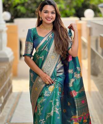 Emerald Green Banarasi Floral silk blend Saree 1