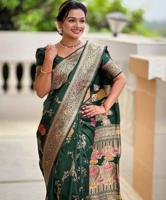 Dark Green Banarasi Floral silk blend Saree 1