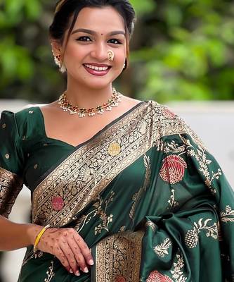 Dark Green Banarasi Floral silk blend Saree 2