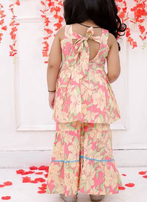 Pink printed cotton kurti and sharara with bow-clip for girls 2