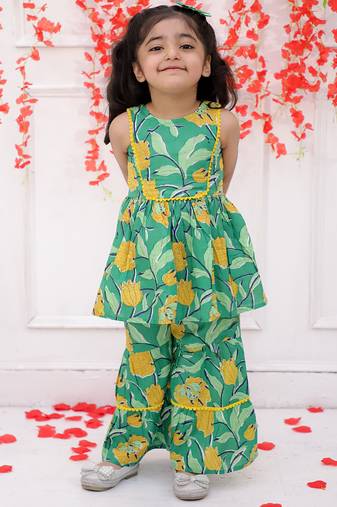 Green printed cotton kurti and sharara with bow-clip for girls
