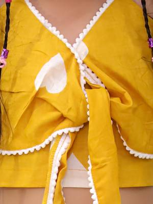 Yellow printed cotton top and joggers for girls 4