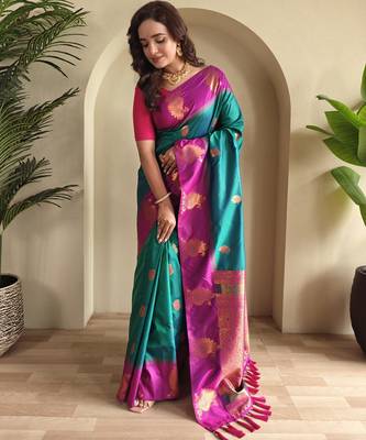 Sea green dual tone silk sarees with zari weaves contrast pallu & designer border 3
