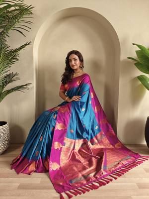 Teal dual tone silk sarees with zari weaves contrast pallu & designer border 1