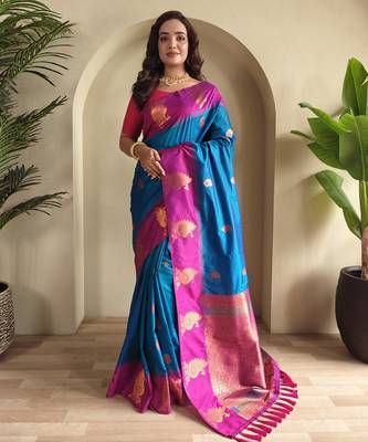Teal dual tone silk sarees with zari weaves contrast pallu & designer border 4