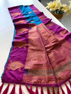 Teal dual tone silk sarees with zari weaves contrast pallu & designer border 5