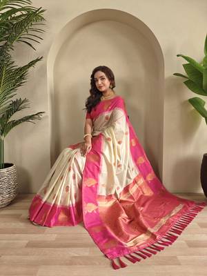 Off white dual tone silk sarees with zari weaves contrast pallu & designer border 1