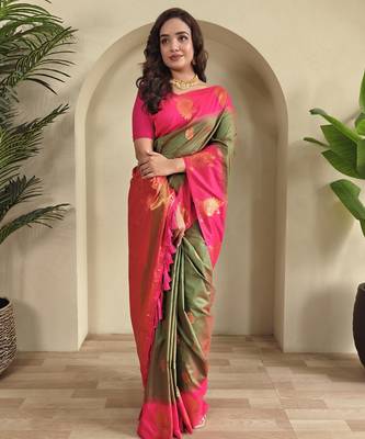 Green dual tone silk sarees with zari weaves contrast pallu & designer border 3