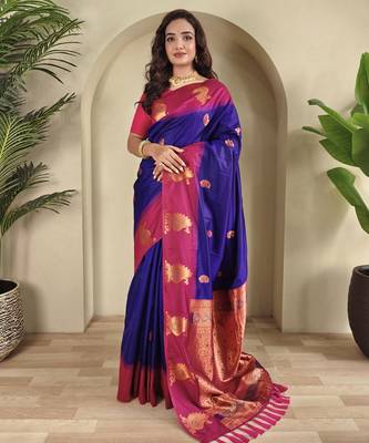 Violet dual tone silk sarees with zari weaves contrast pallu & designer border 4