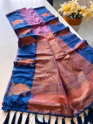 Lavender dual tone silk sarees with zari weaves contrast pallu & designer border 5