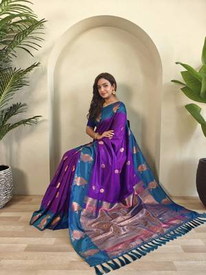 Purple dual tone silk sarees with zari weaves contrast pallu & designer border 1