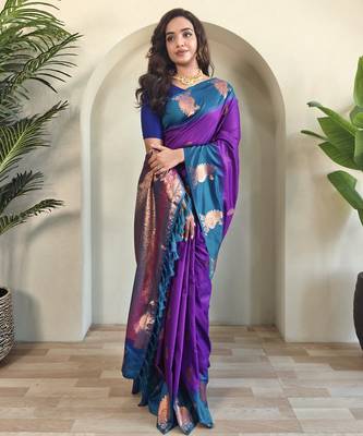 Purple dual tone silk sarees with zari weaves contrast pallu & designer border 3