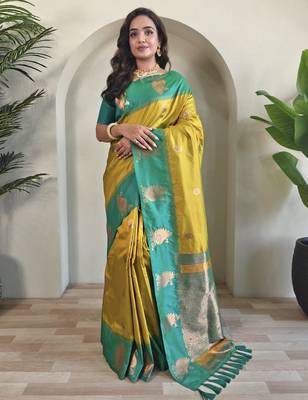 Yellow dual tone silk sarees with zari weaves contrast pallu & designer border 3