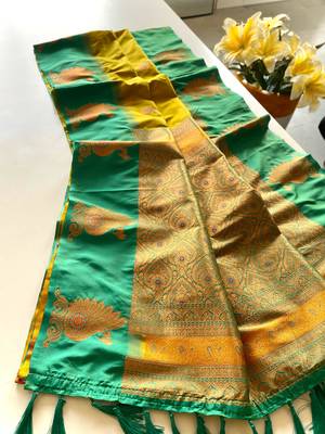 Yellow dual tone silk sarees with zari weaves contrast pallu & designer border 5