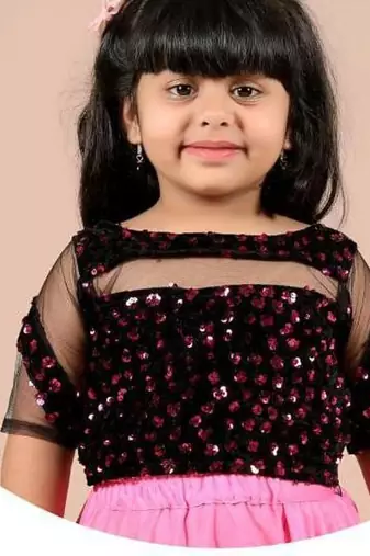 Pink velvet plain pre stitched saree whit unstitch blouse for girls