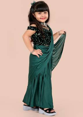 Green velvet plain pre stitched saree with stitched blouse for girls 1