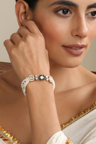 Gold plated white pearls bracelet