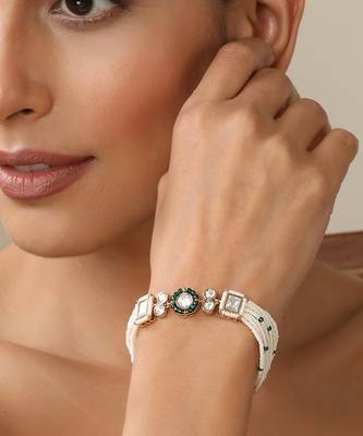 Gold plated white pearls bracelet 3