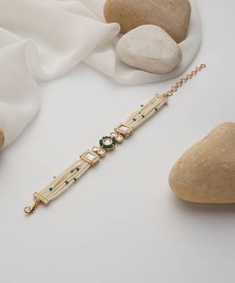 Gold plated white pearls bracelet 4