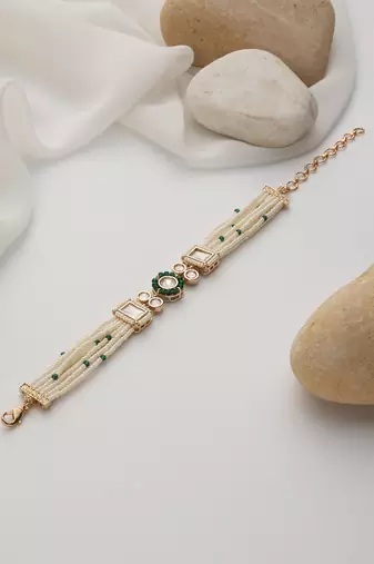 Gold plated white pearls bracelet