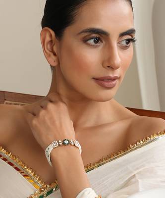 Gold plated white pearls bracelet 5
