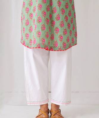 Green cotton embroidered kurta set 3