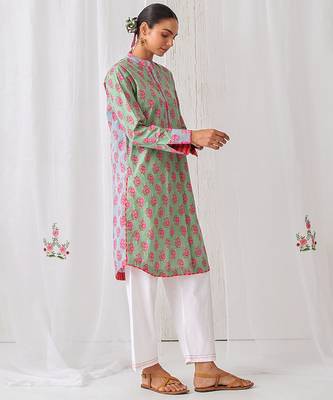 Green cotton embroidered kurta set 5