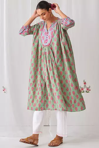 Green cotton embroidered kurta set