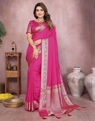 Magenta gala Art silk blend saree with zari gold weaving work 1